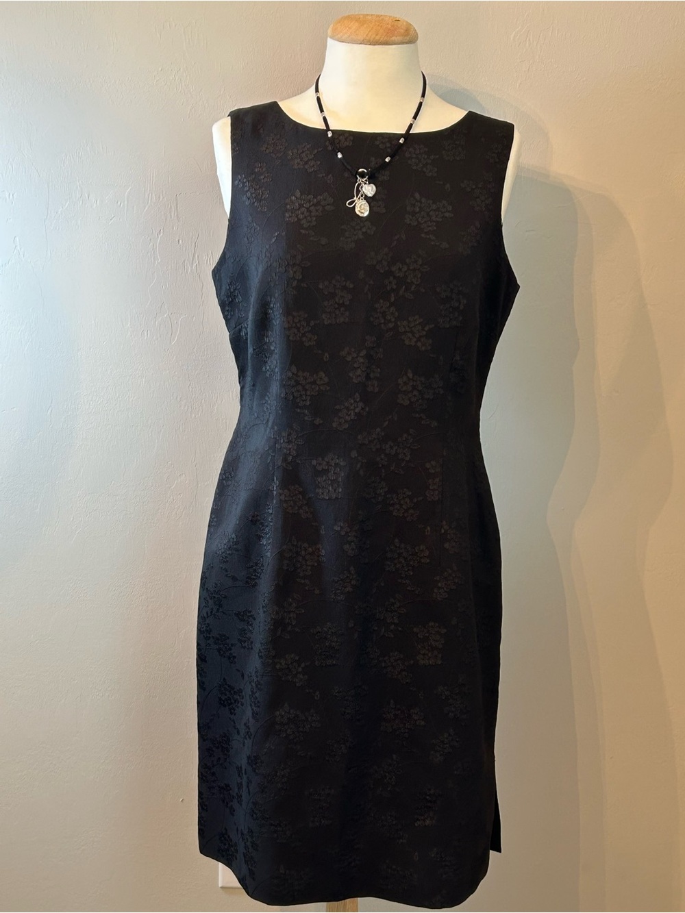 Talbots Dress 8 Black Brocade Jacquard Formal Cocktail Party Classic LBD Elegant